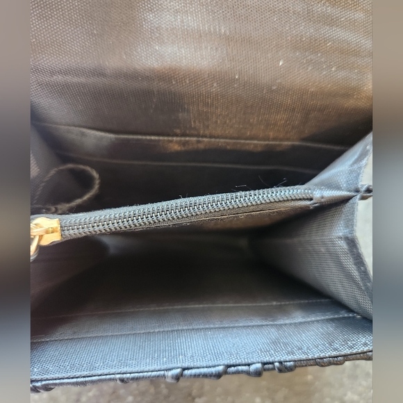 XOXO Wallet WOMEN'S, WALLET, XOXO, BLACK WITH GOLD ACCENTS, NWOT - Picture 4 of 7